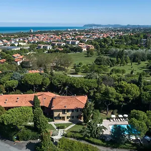 Residenze Al Colle Dei Pini *** Риччоне